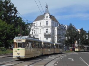Gothare 3-Wagen-Zug im Fahrzeugkorso