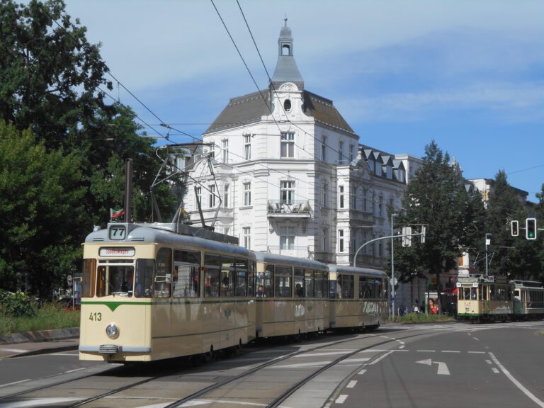 Gothare 3-Wagen-Zug im Fahrzeugkorso