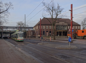 Bahnhof Buckau mit Tram